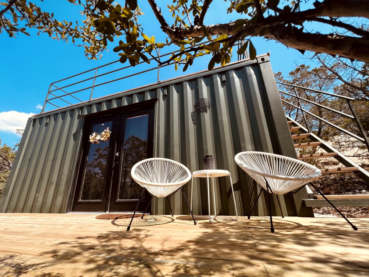 Containers (United States of America, Canyon Lake, Texas)