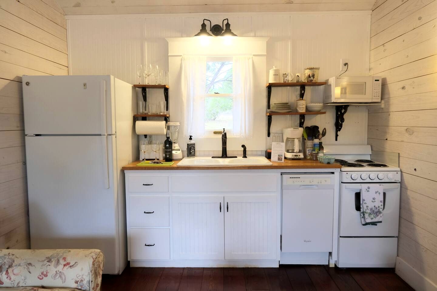 Secluded, Quiet 1B/1B Luxury Private Farm Stay in Fischer, TX