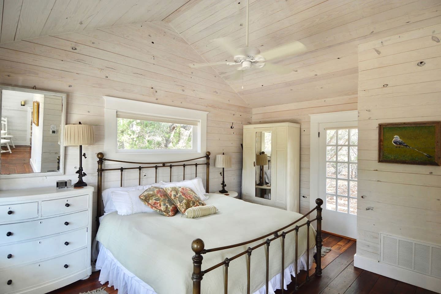 Secluded, Quiet 1B/1B Luxury Private Farm Stay in Fischer, TX