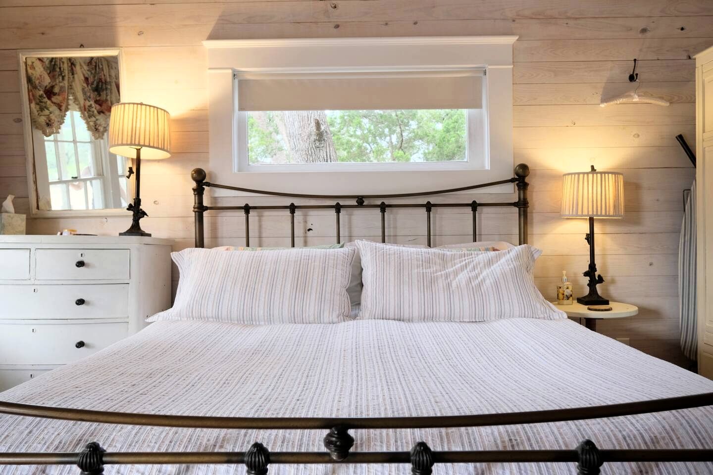 Secluded, Quiet 1B/1B Luxury Private Farm Stay in Fischer, TX