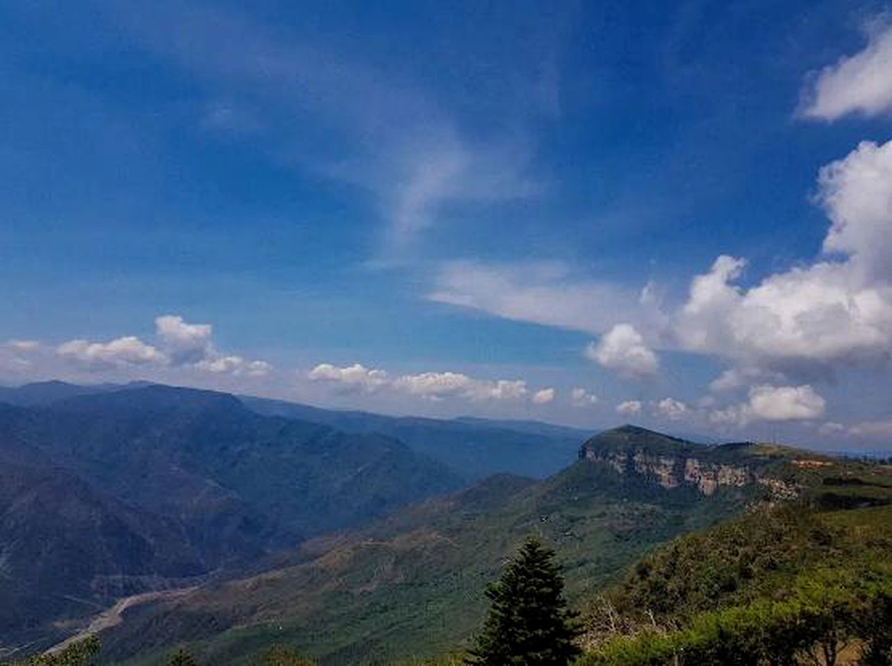 Mountaintop Glamping Dome for a Romantic Getaway in Santander, Colombia