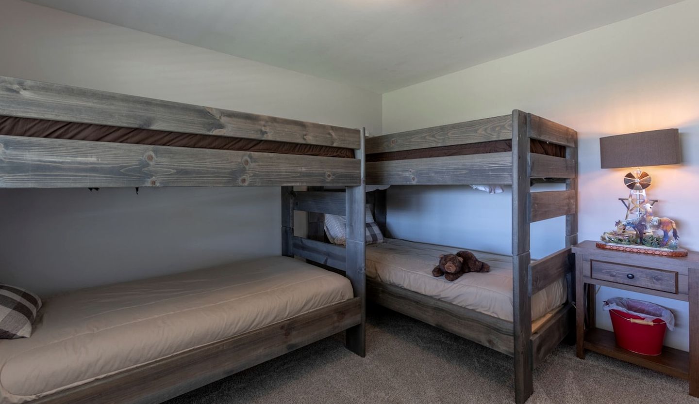 Spacious Mountain-View Retreat with Deck Slide & Jacuzzi near Outdoor Trails in Lincoln, Wyoming