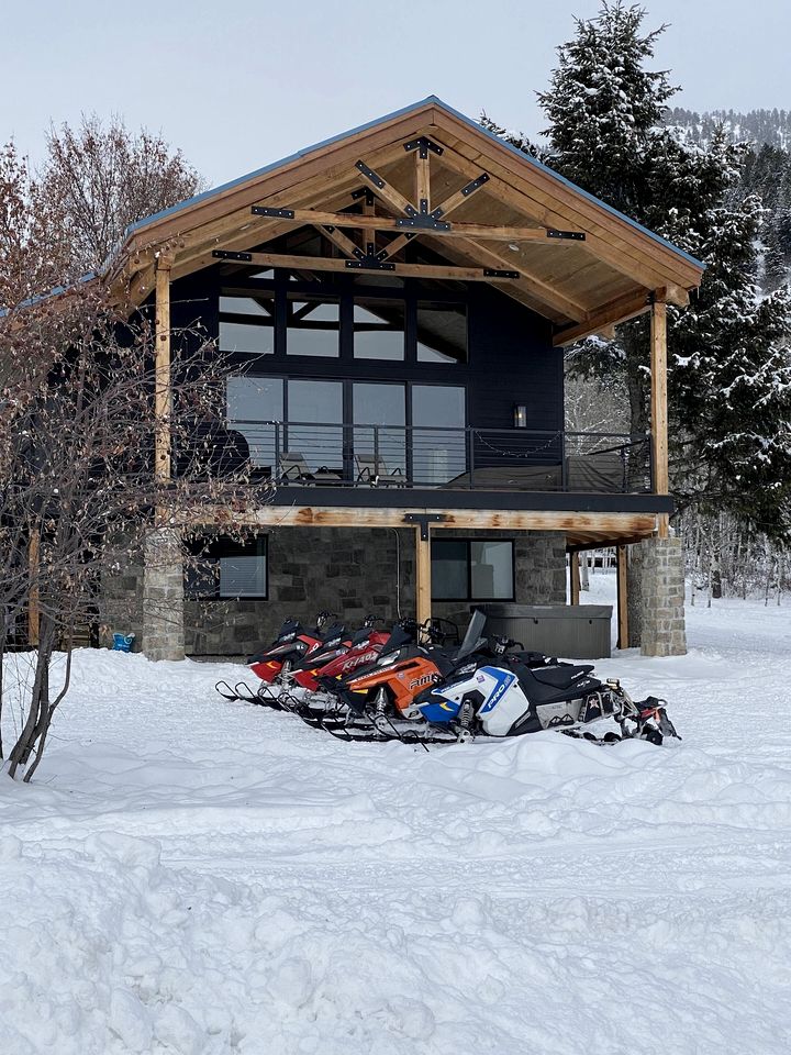 Spacious Mountain-View Retreat with Deck Slide & Jacuzzi near Outdoor Trails in Lincoln, Wyoming