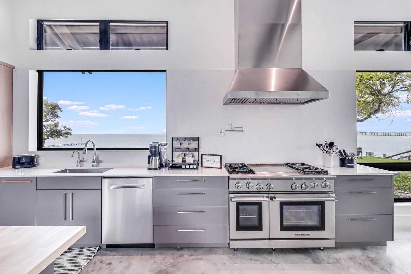 Charming Luminous Beach House in Rockport, Texas