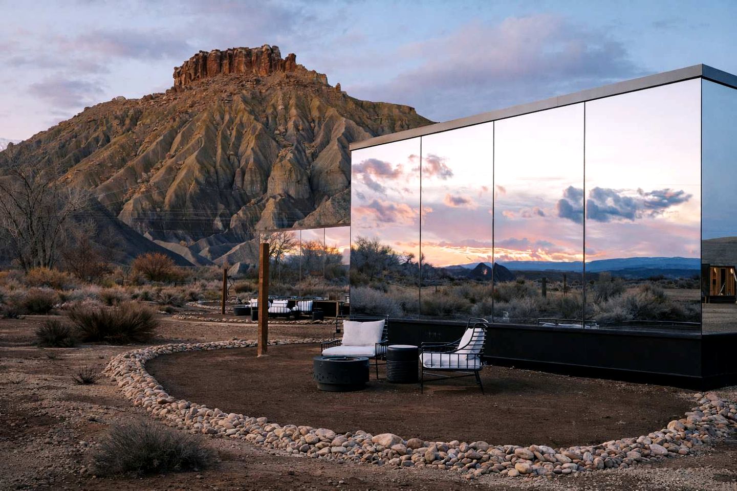 Modern Mirror Cabin Retreat with Stargazing & Desert Views near Capitol Reef, Torrey Utah
