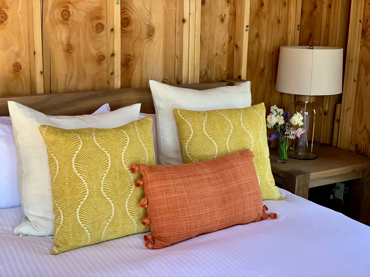 Luxury Coastal Retreat: Ocean View Glamping Destination in California