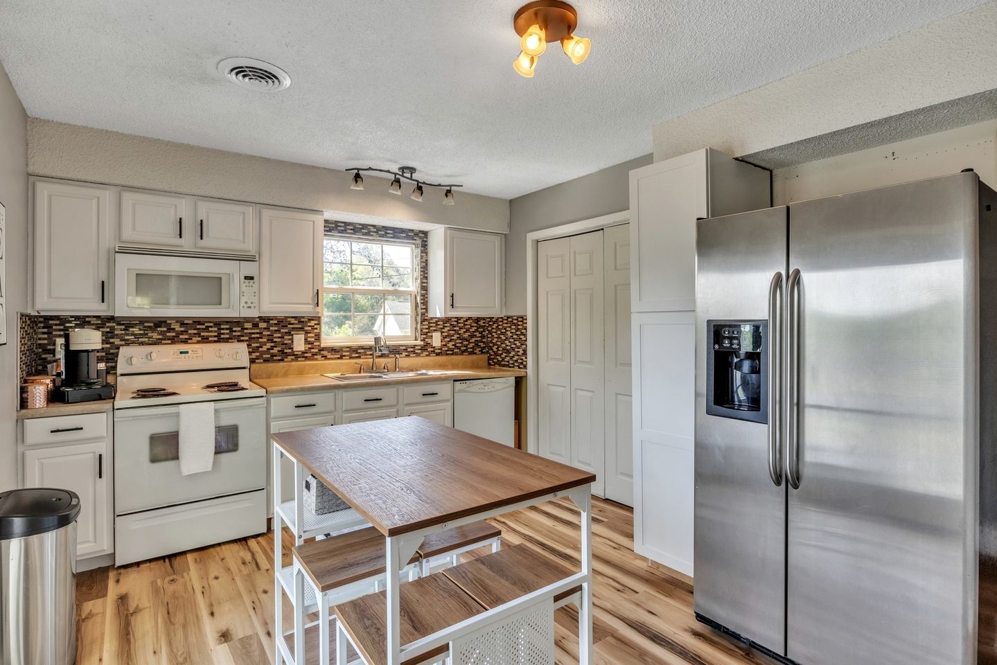 Pet-Friendly Cabin with Foosball Table Ideal for Small Families in Sevierville, Tennessee