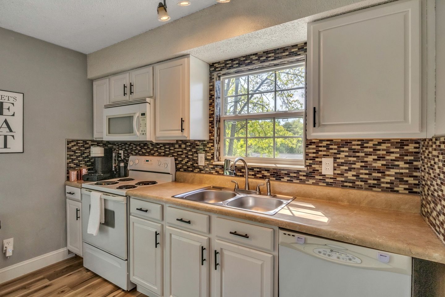 Pet-Friendly Cabin with Foosball Table Ideal for Small Families in Sevierville, Tennessee