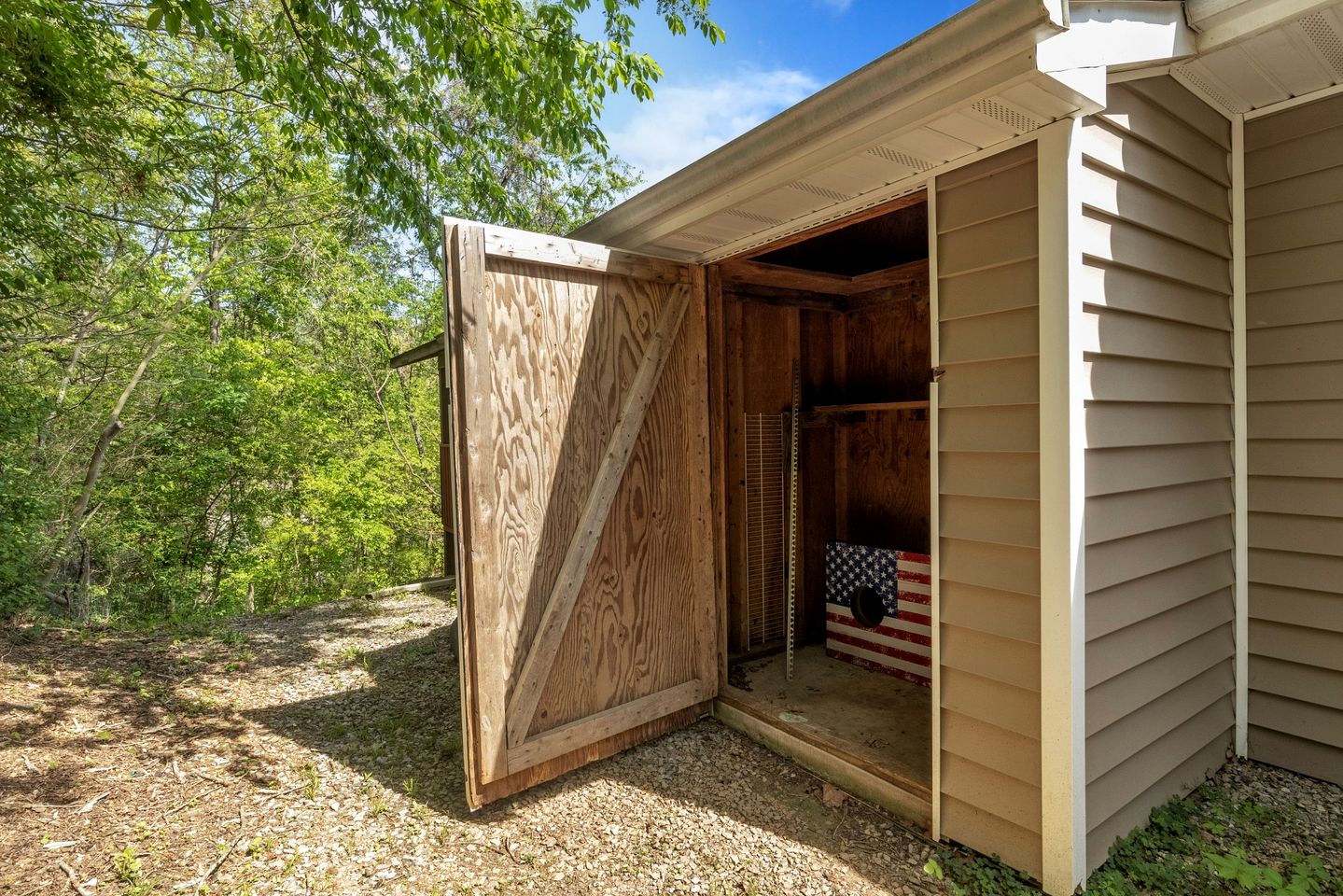 Pet-Friendly Cabin with Foosball Table Ideal for Small Families in Sevierville, Tennessee
