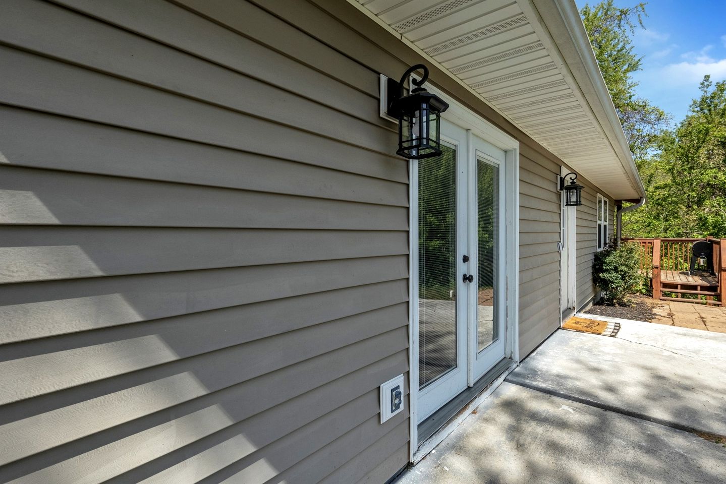 Pet-Friendly Cabin with Foosball Table Ideal for Small Families in Sevierville, Tennessee