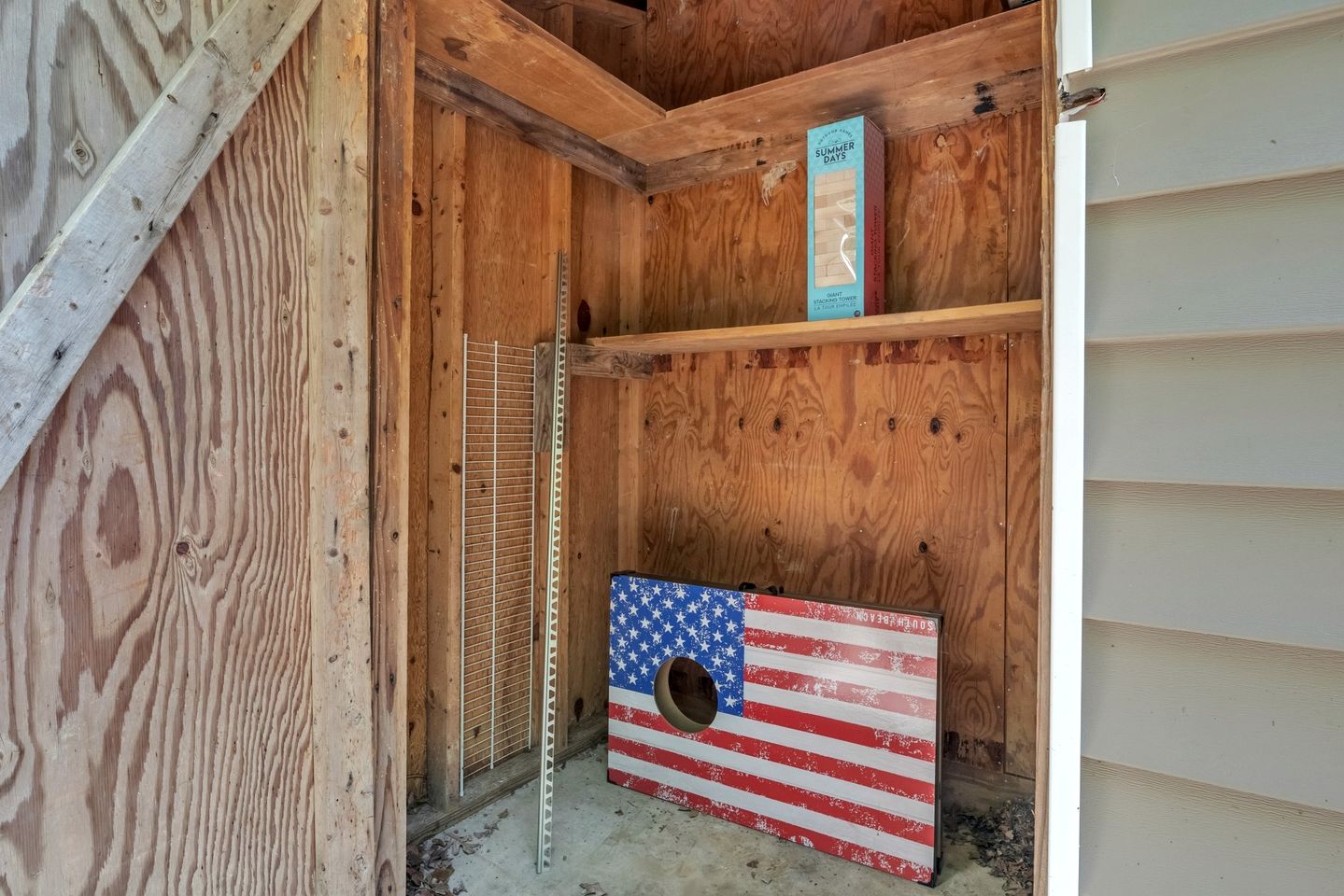 Pet-Friendly Cabin with Foosball Table Ideal for Small Families in Sevierville, Tennessee