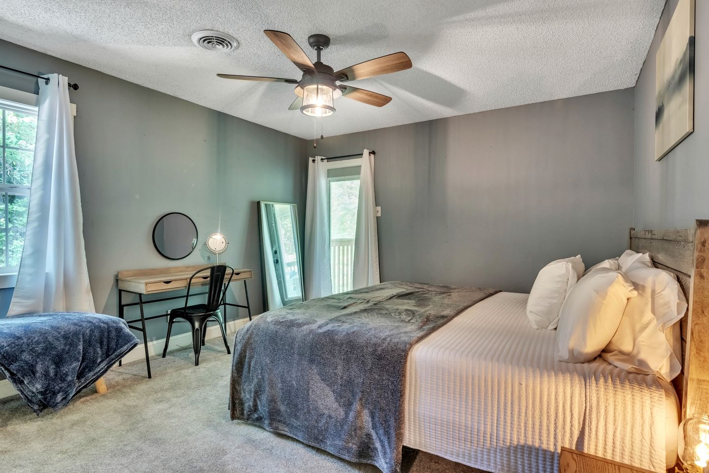 Pet-Friendly Cabin with Foosball Table Ideal for Small Families in Sevierville, Tennessee
