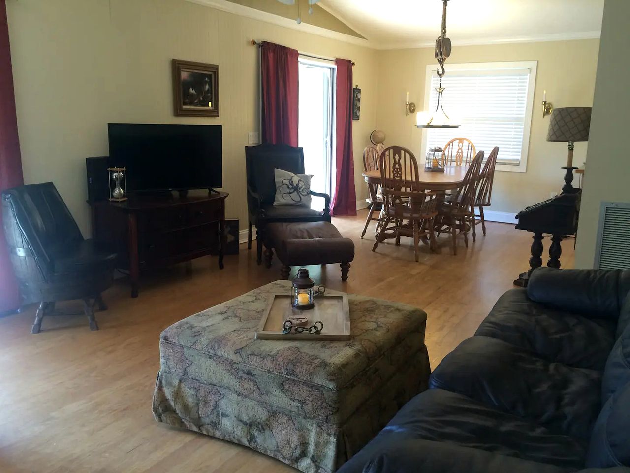 Charming Cottage with River Access in Weeki Wachee, Florida