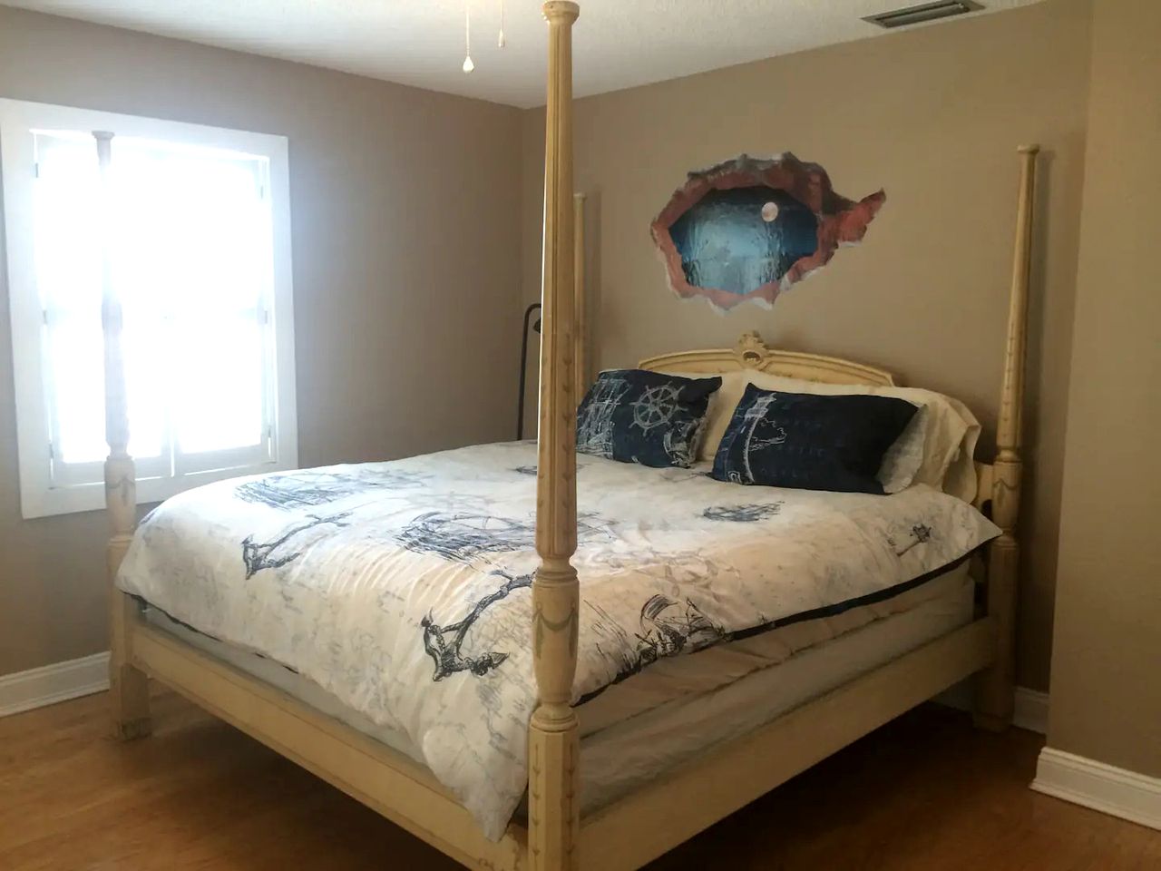 Charming Cottage with River Access in Weeki Wachee, Florida