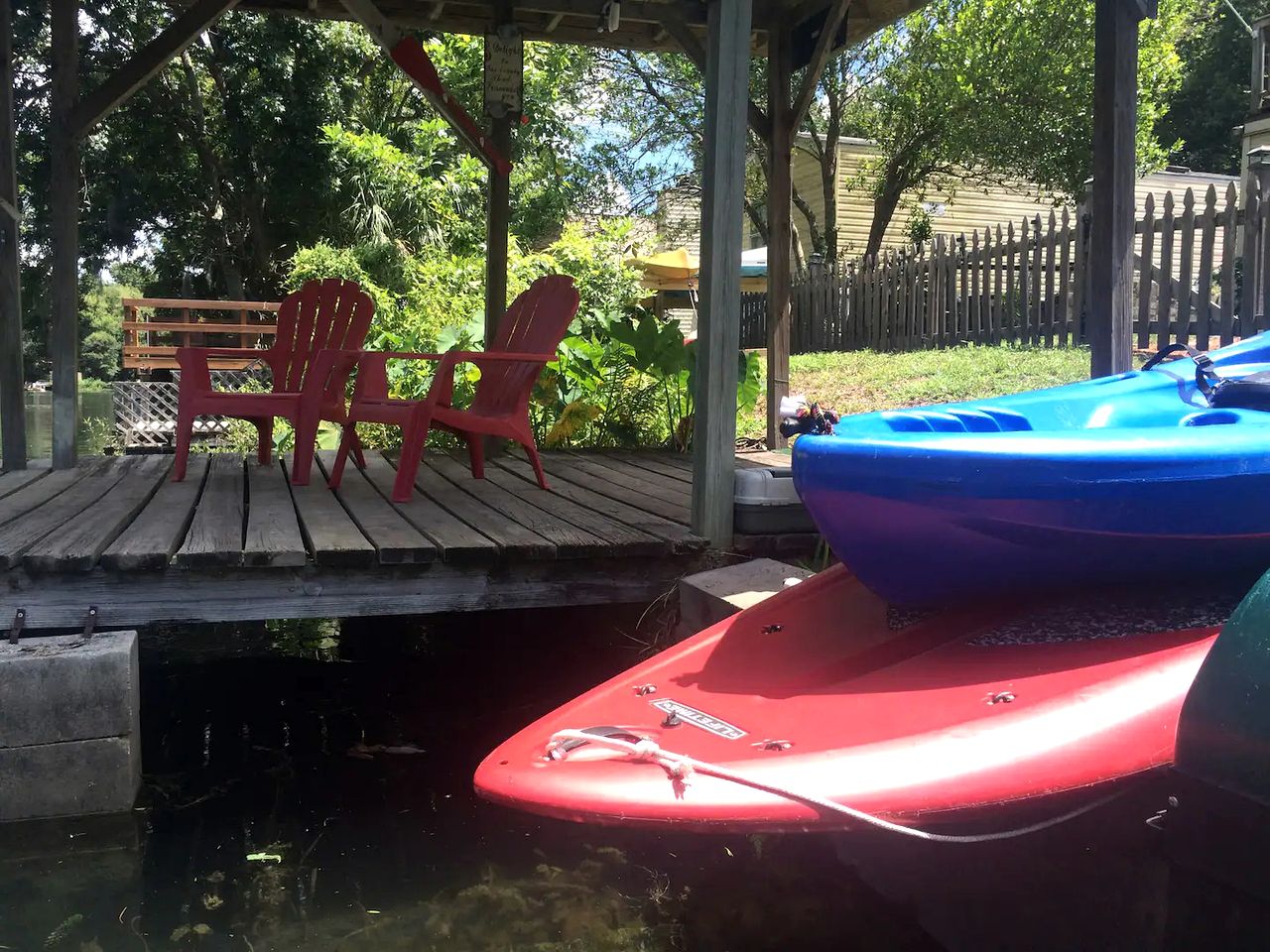 Charming Cottage with River Access in Weeki Wachee, Florida