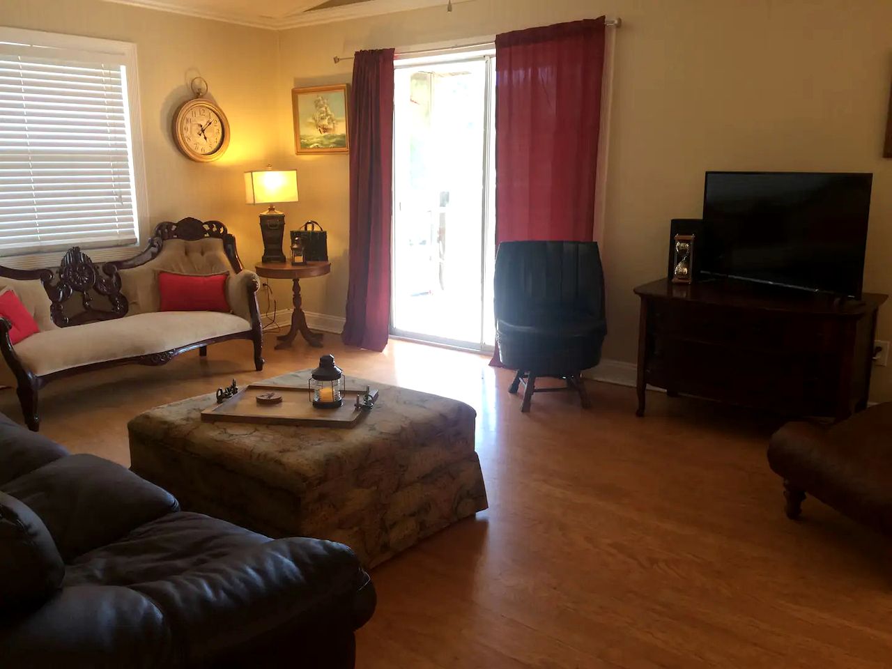 Charming Cottage with River Access in Weeki Wachee, Florida