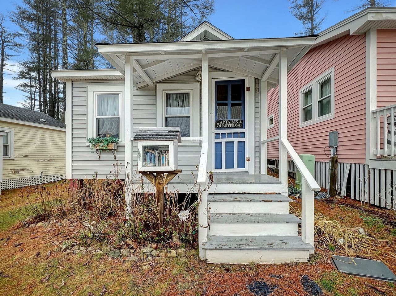 Charming Pet-Friendly Tiny Cottage with Pool and Trails near Ogunquit, Maine