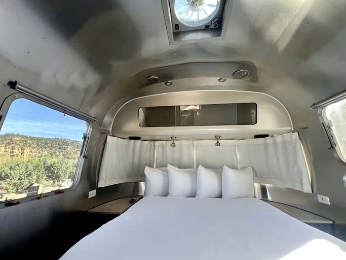 Unforgettable Glaming Experience at this Equipped Airstream in Orderville, Utah | Caravans (Orderville, Utah, United States of America)