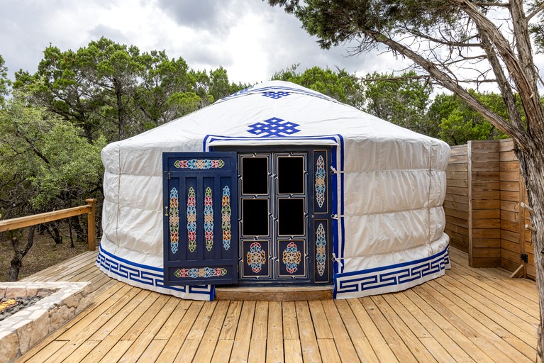 Peaceful Romantic Yurt with Hot Tub in Wimberley, Texas