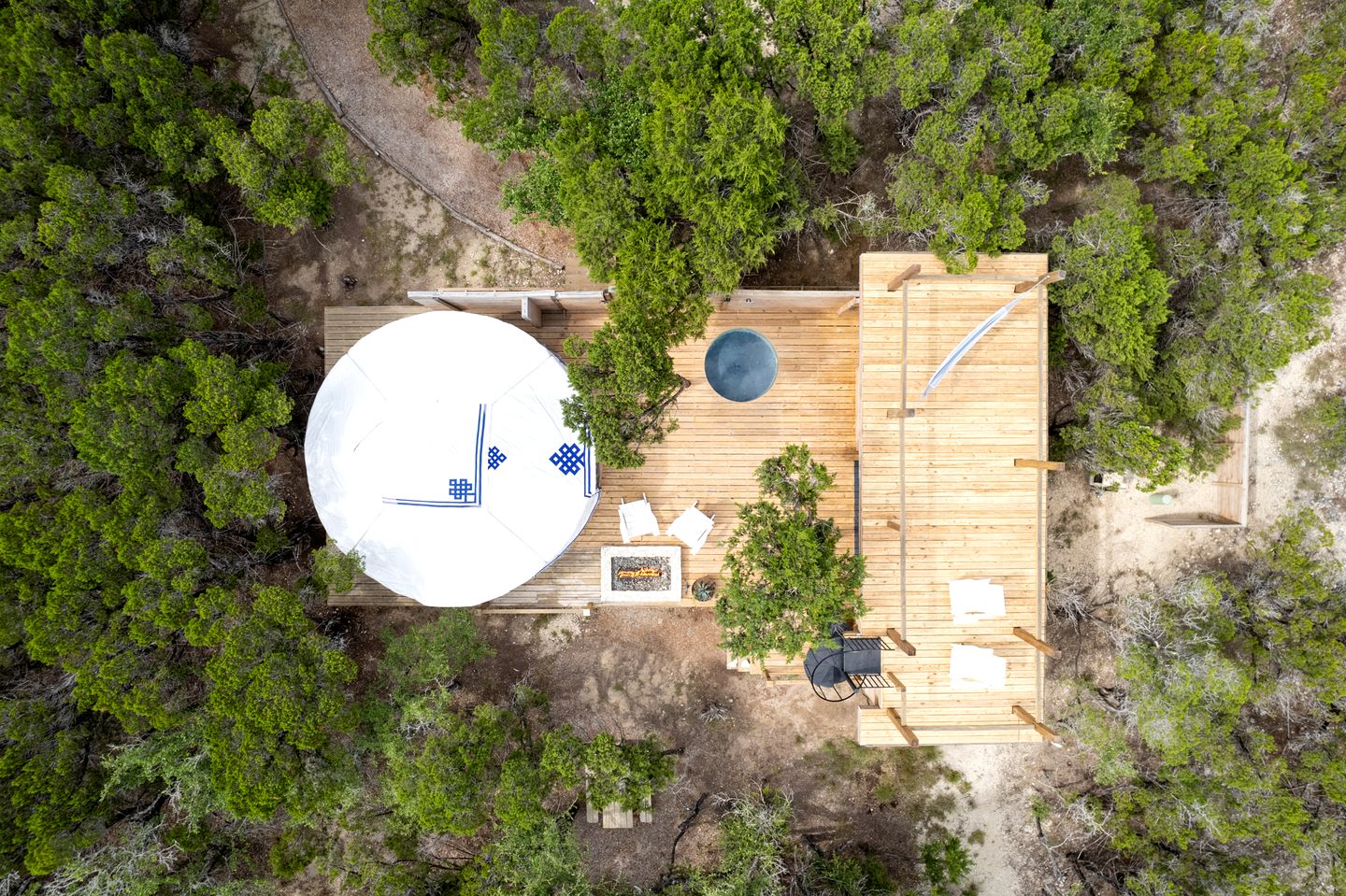 Peaceful Romantic Yurt with Hot Tub in Wimberley, Texas