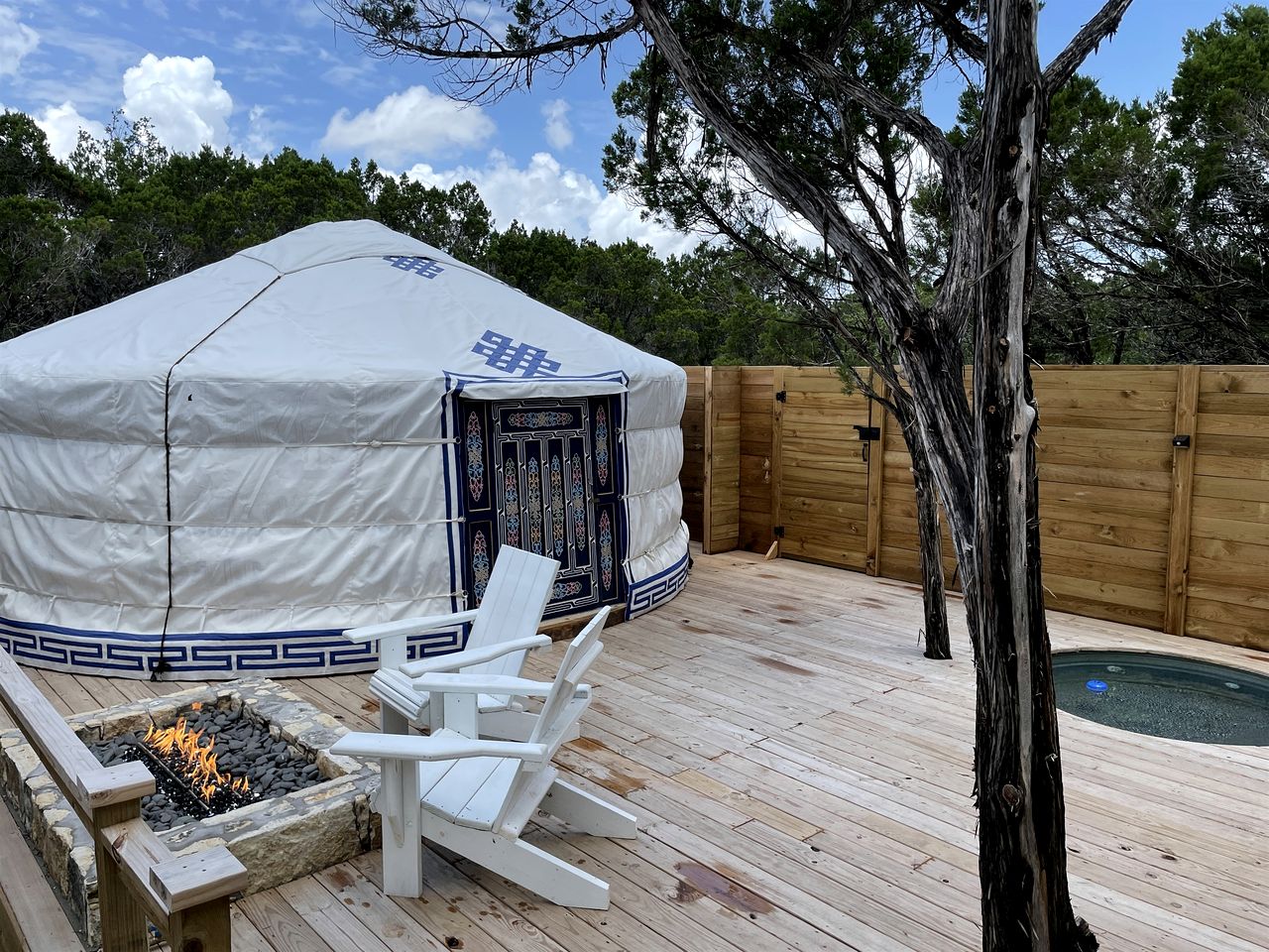 Peaceful Romantic Yurt with Hot Tub in Wimberley, Texas