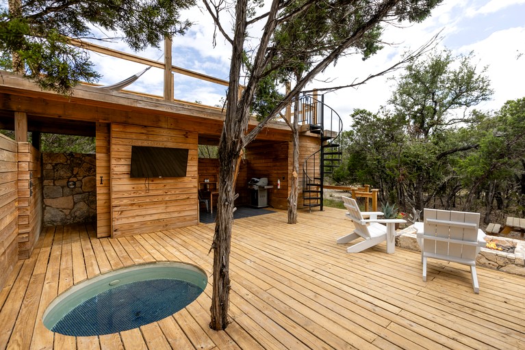 Yurts (United States of America, Wimberley, Texas)