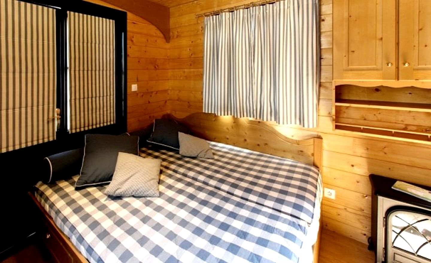 Caravans on Family-Friendly Campsite in Limousin, France