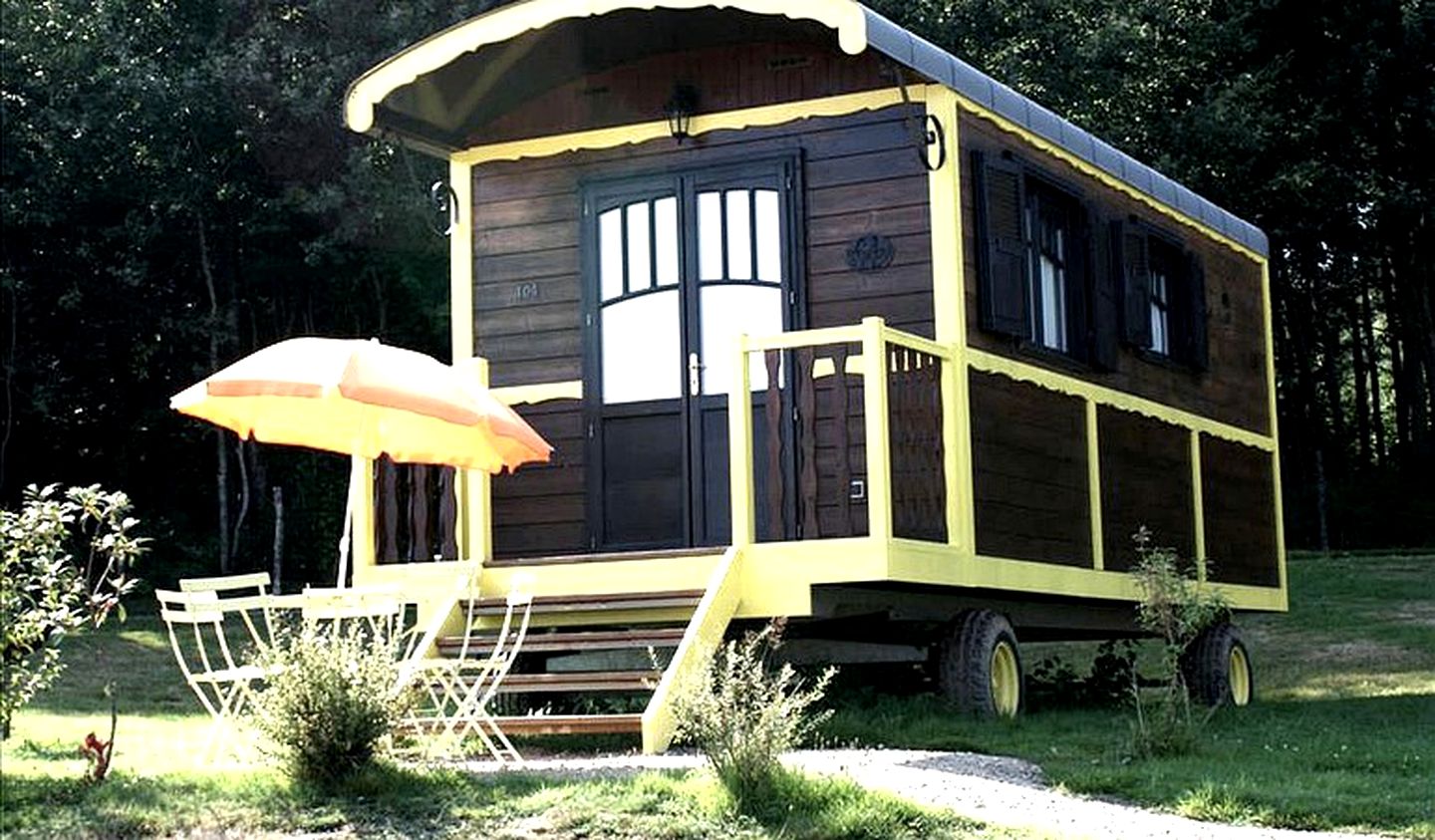 Caravans on Family-Friendly Campsite in Limousin, France