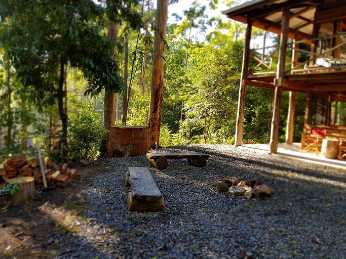 Log Cabins (Main Creek, New South Wales, Australia)