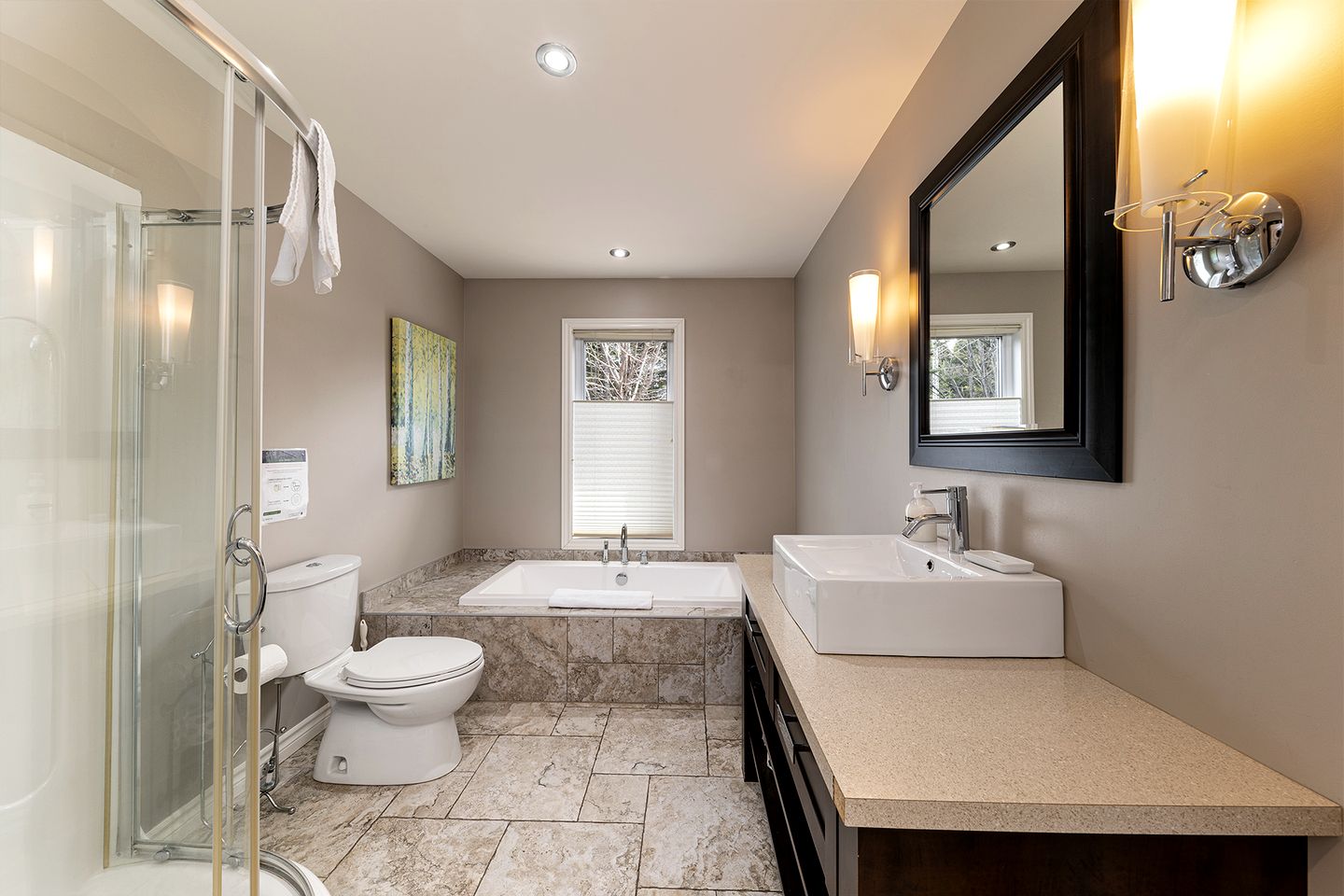Stylish Vacation Rental with Hot Tub and Four-Sided Fireplace for Family Getaway in Charlevoix, Quebec