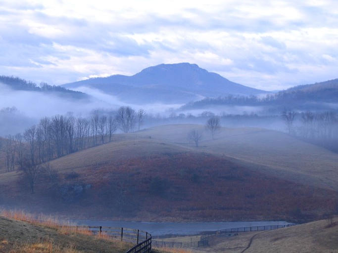 Barns (Sperryville, Virginia, United States)