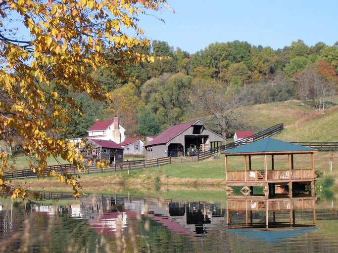 Barns (Sperryville, Virginia, United States)