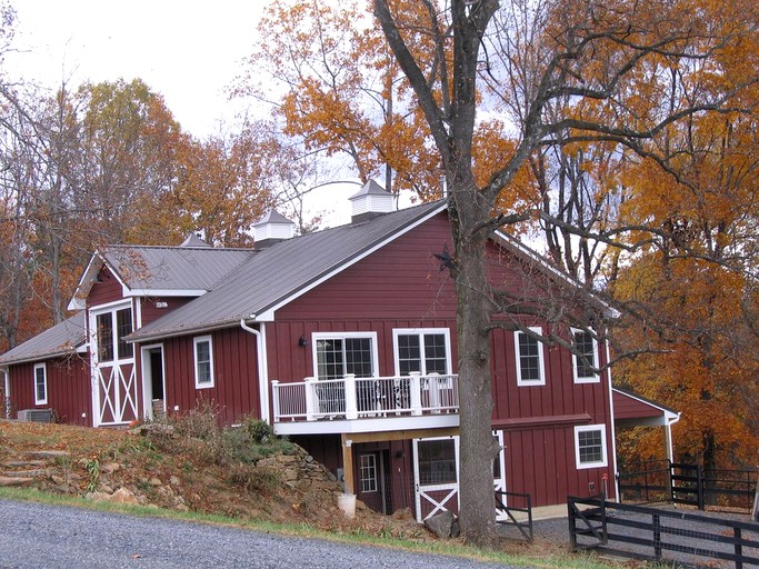 Barns (Sperryville, Virginia, United States)