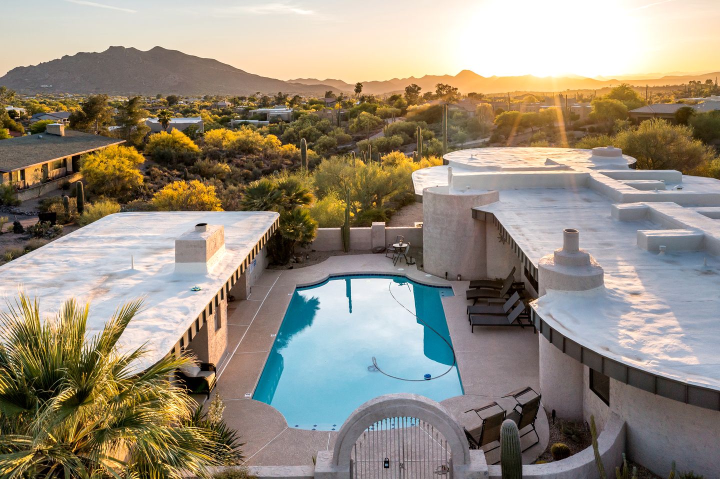 Incredible Multi-Unit Vacation Rental for a Luxurious Escape with Private Pool and Stunning Views Close to Phoenix, Arizona