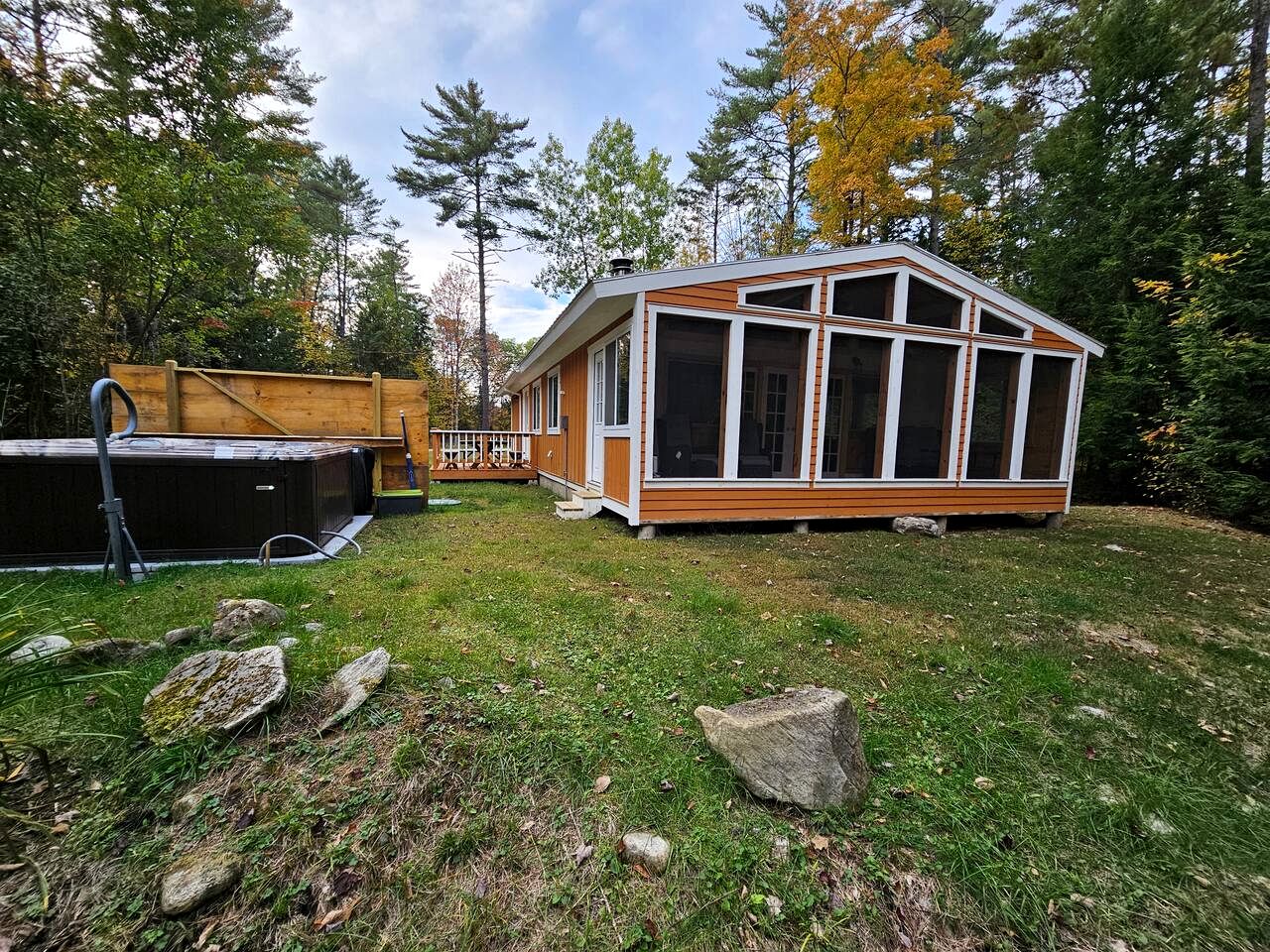 Beautiful Cozy Cabin with Hot Tub and Fire Pit near Haverhill, New Hampshire