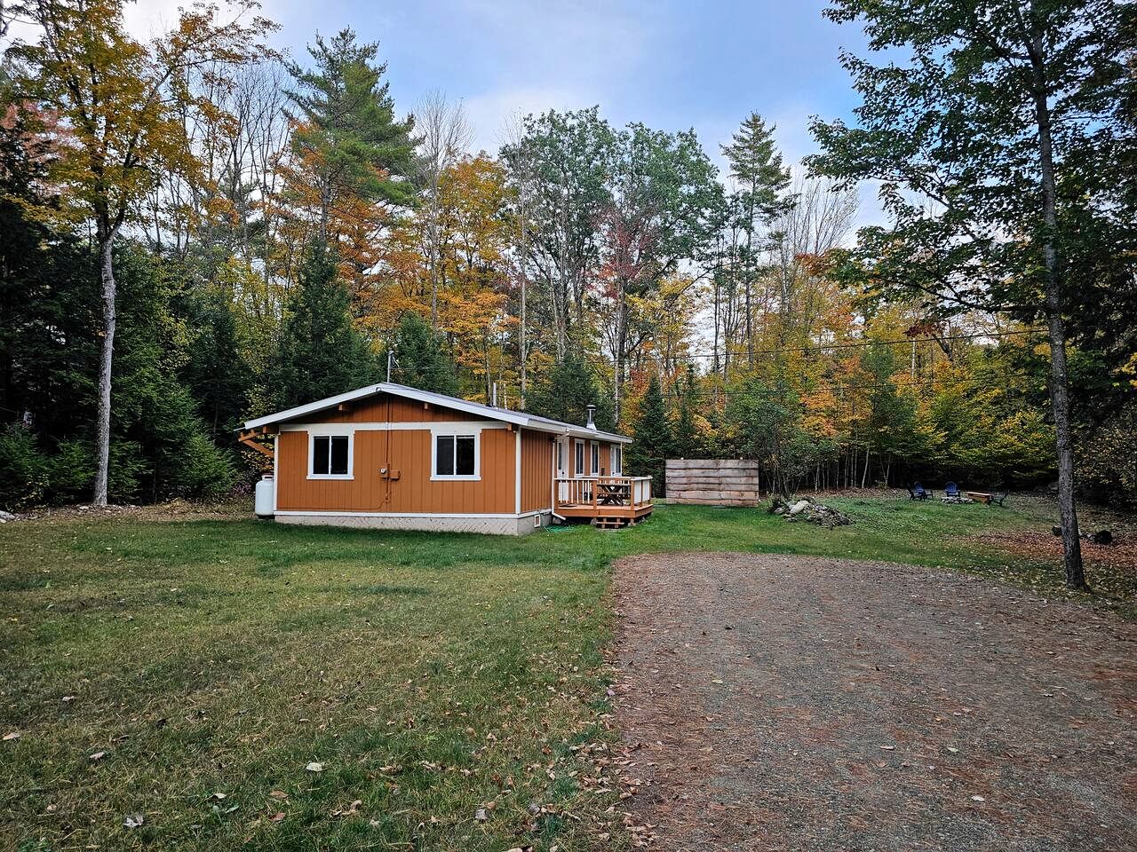Beautiful Cozy Cabin with Hot Tub and Fire Pit near Haverhill, New Hampshire