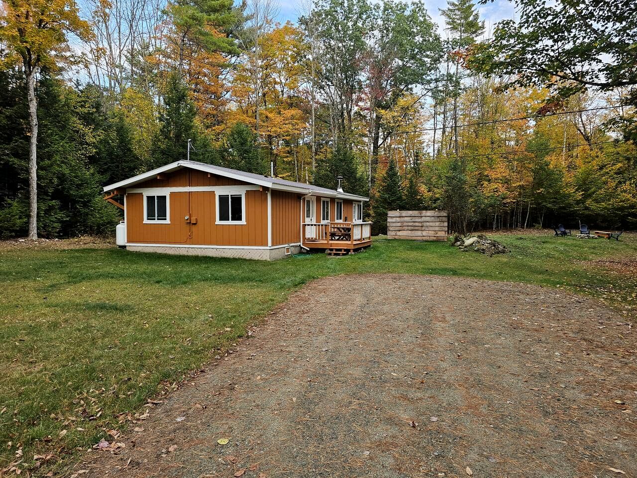 Beautiful Cozy Cabin with Hot Tub and Fire Pit near Haverhill, New Hampshire