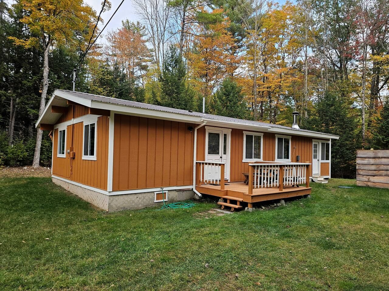 Beautiful Cozy Cabin with Hot Tub and Fire Pit near Haverhill, New Hampshire