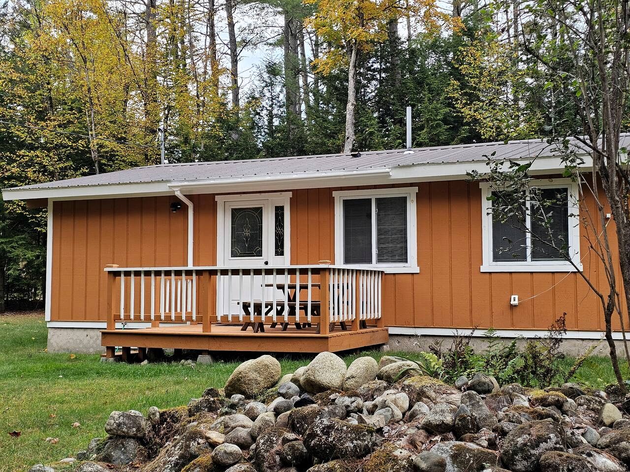 Beautiful Cozy Cabin with Hot Tub and Fire Pit near Haverhill, New Hampshire