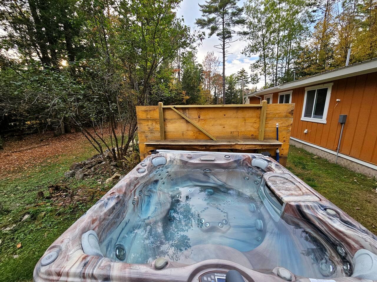 Beautiful Cozy Cabin with Hot Tub and Fire Pit near Haverhill, New Hampshire