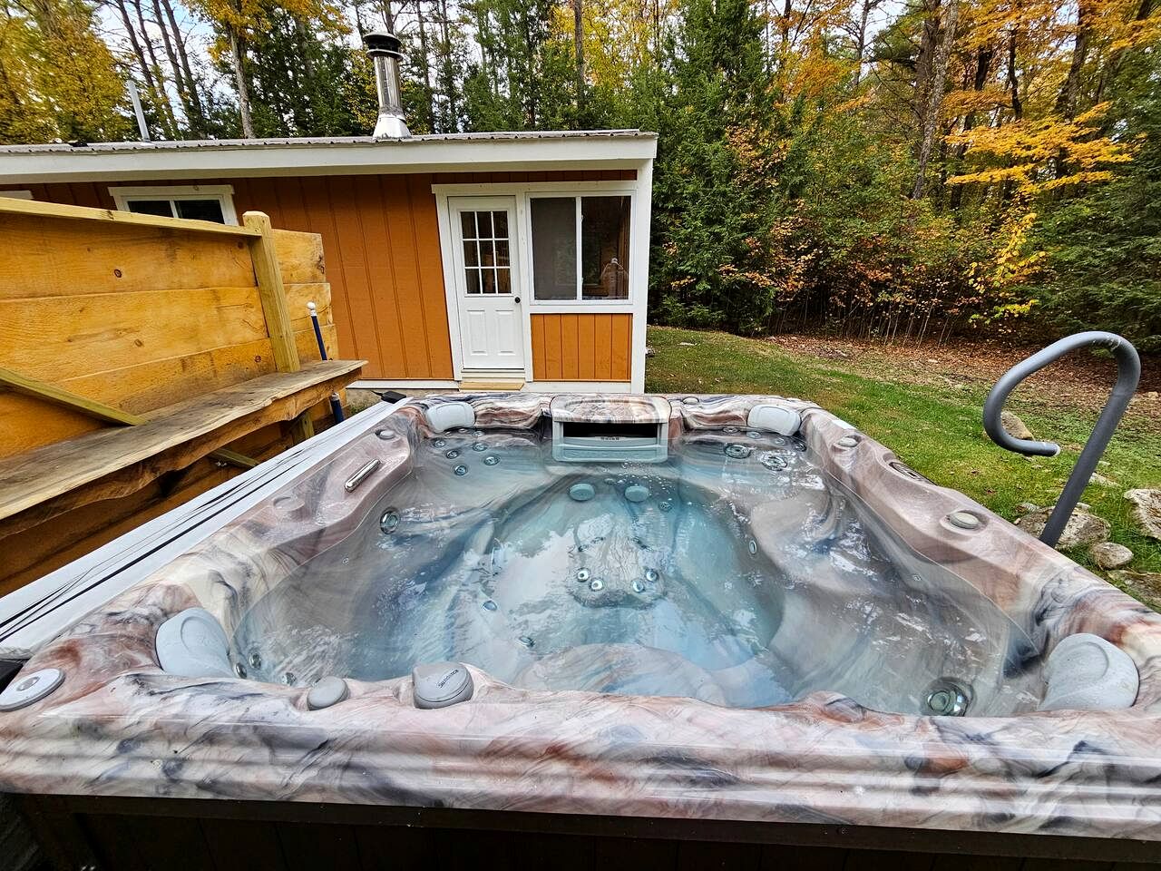 Beautiful Cozy Cabin with Hot Tub and Fire Pit near Haverhill, New Hampshire