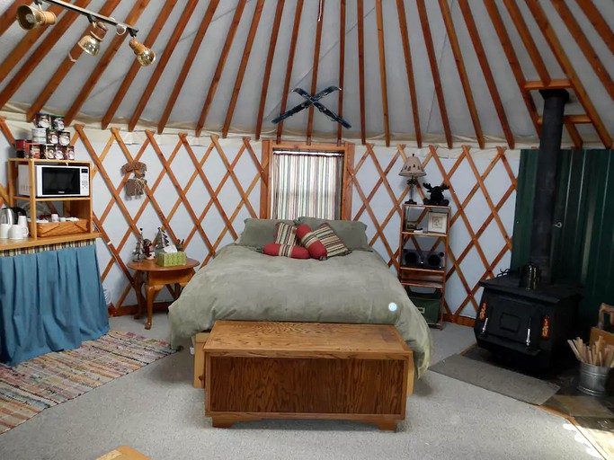 Yurts (Pocatello, Idaho, United States)