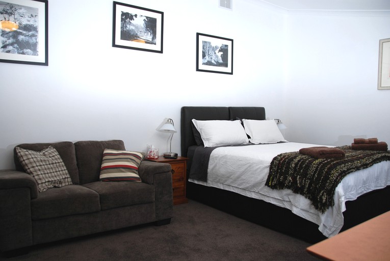Nature Lodges (Pickering Brook, Western Australia, Australia)