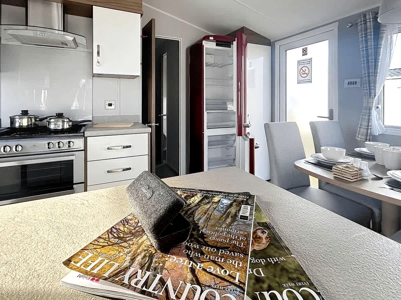 Peaceful Beachside Holiday Home with On-Site Activities, Parking & Modern Comfort in Scotland, United Kingdom