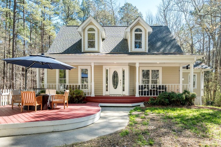 Off-Grid Cottage with Foosball and Great Vistas in Chapel Hill, North Carolina