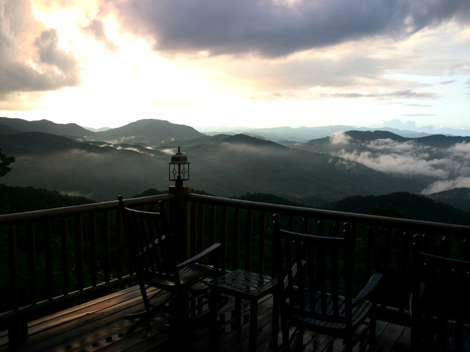 Log Cabins (Lake Lure, North Carolina, United States)