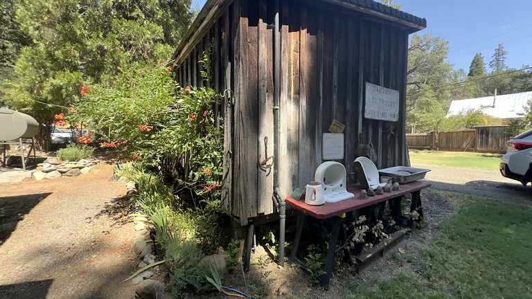 Cabins (United States of America, Castella, California)