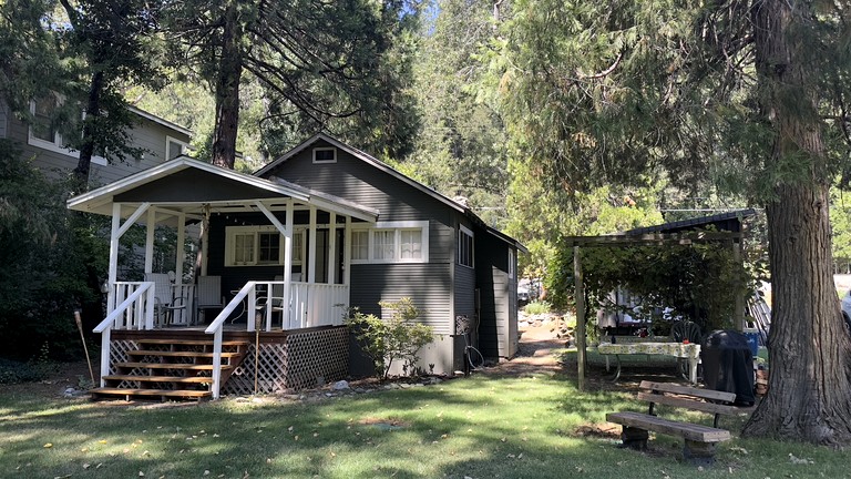 Cabins (United States of America, Castella, California)
