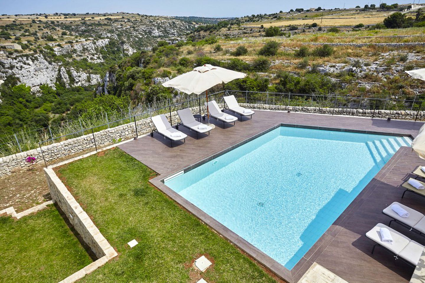 Luxury Cottage Rental for Groups near Cava Ispica Nature Reserve in Sicily, Italy