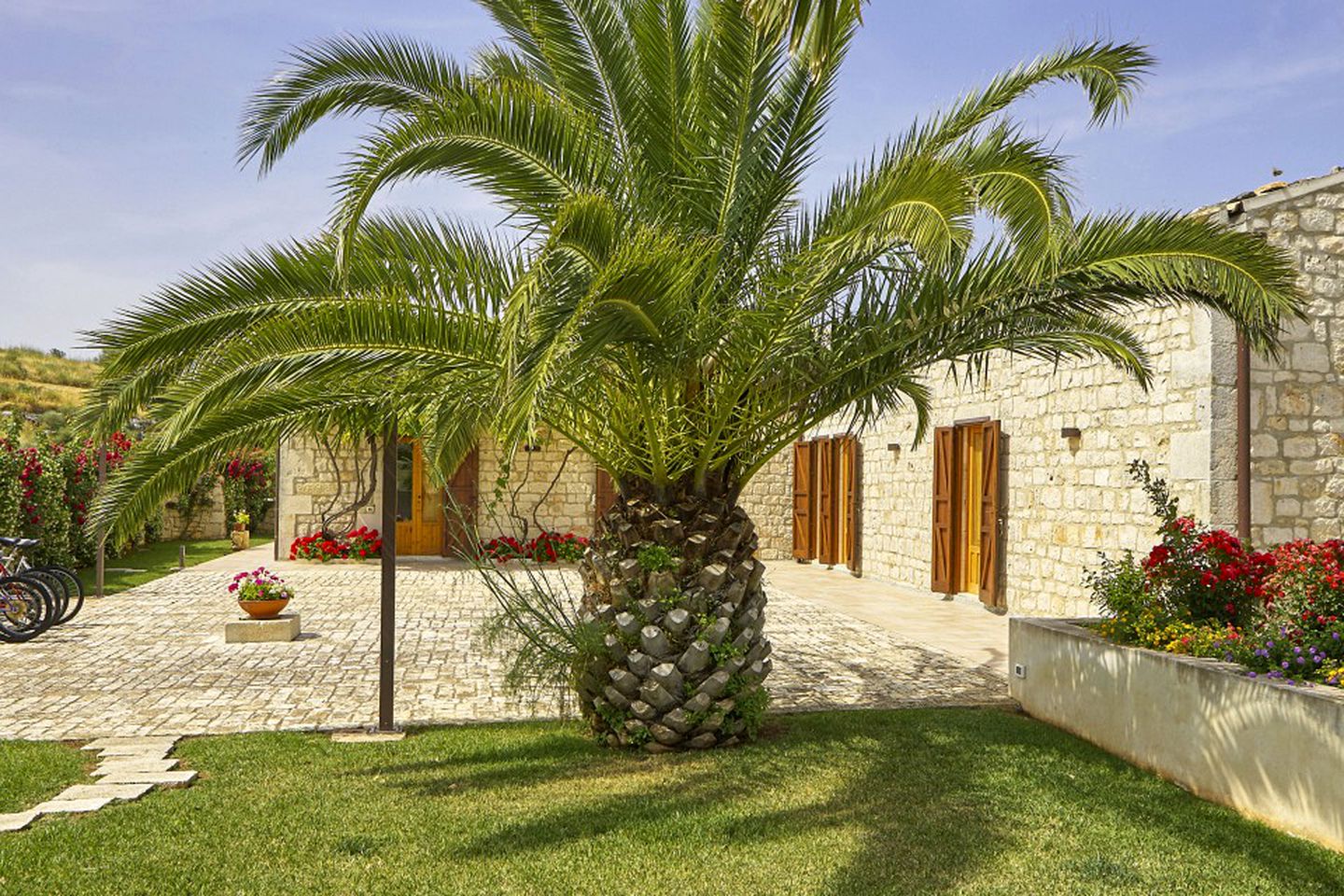 Luxury Cottage Rental for Groups near Cava Ispica Nature Reserve in Sicily, Italy